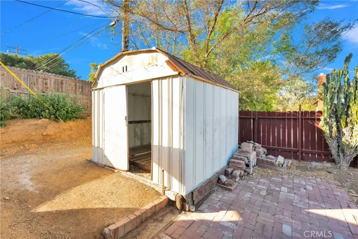 6631 Avenue De Palma, Jurupa Valley, California 92509