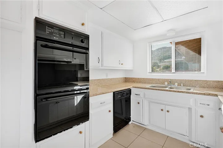 6631 Avenue De Palma, Jurupa Valley, California 92509