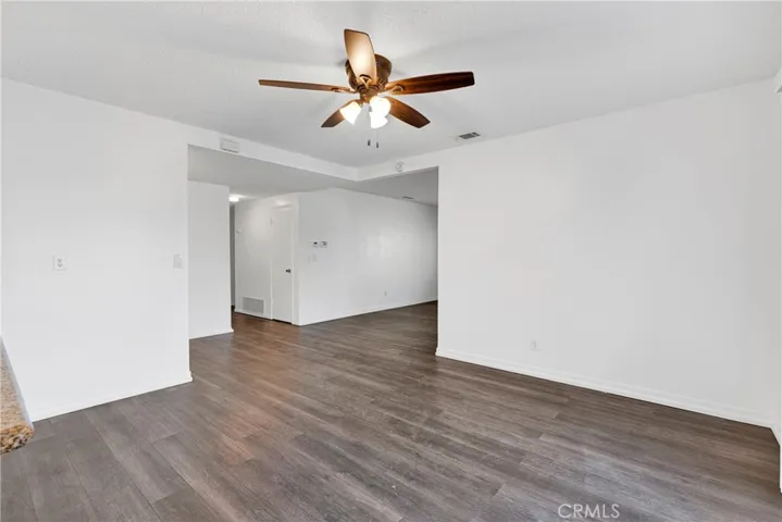 6631 Avenue De Palma, Jurupa Valley, California 92509