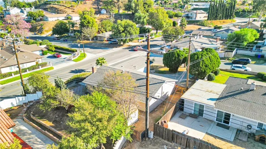 6631 Avenue De Palma, Jurupa Valley, California 92509
