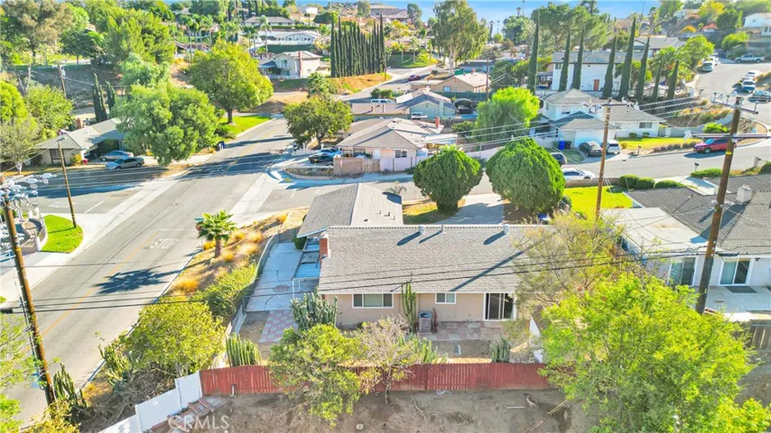 6631 Avenue De Palma, Jurupa Valley, California 92509