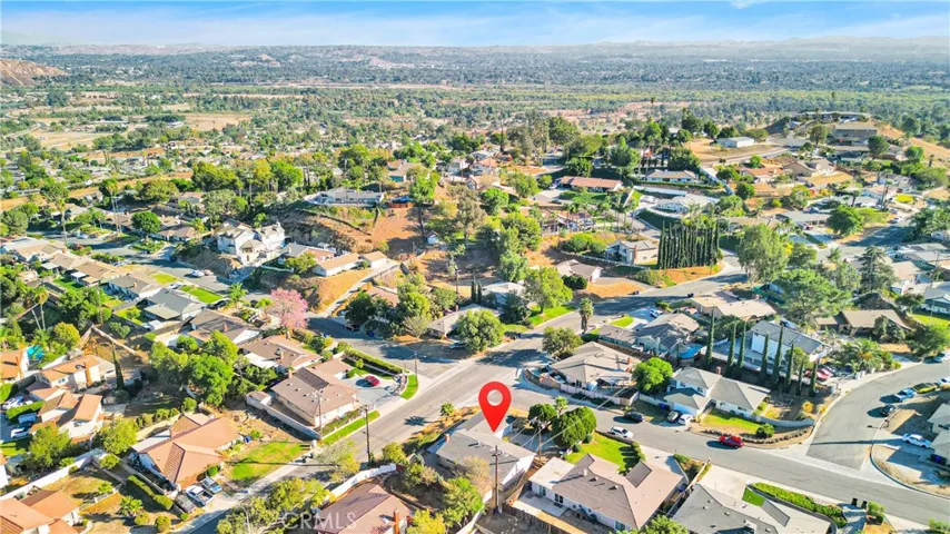 6631 Avenue De Palma, Jurupa Valley, California 92509
