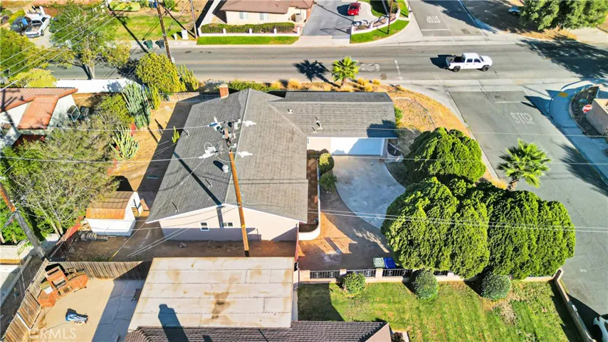 6631 Avenue De Palma, Jurupa Valley, California 92509