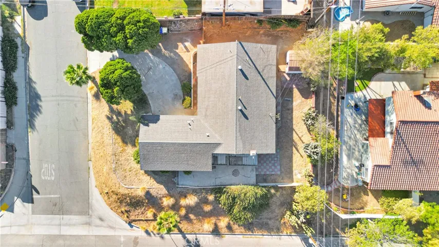 6631 Avenue De Palma, Jurupa Valley, California 92509