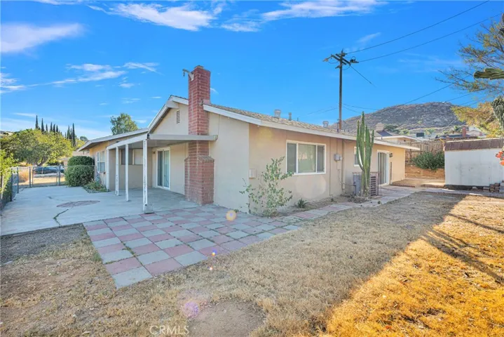 6631 Avenue De Palma, Jurupa Valley, California 92509