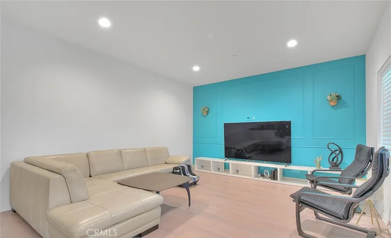 15678 Parry Peak Drive, Fontana, California 92336