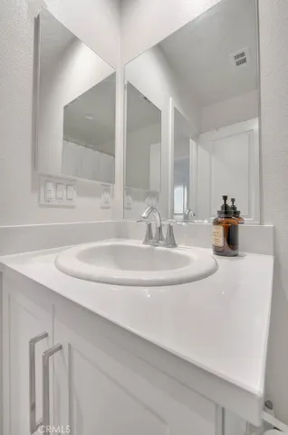 15678 Parry Peak Drive, Fontana, California 92336