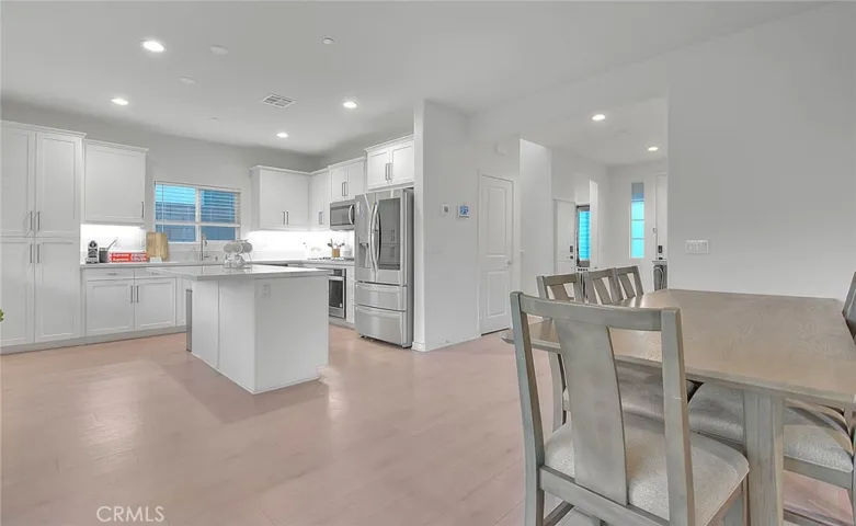 15678 Parry Peak Drive, Fontana, California 92336