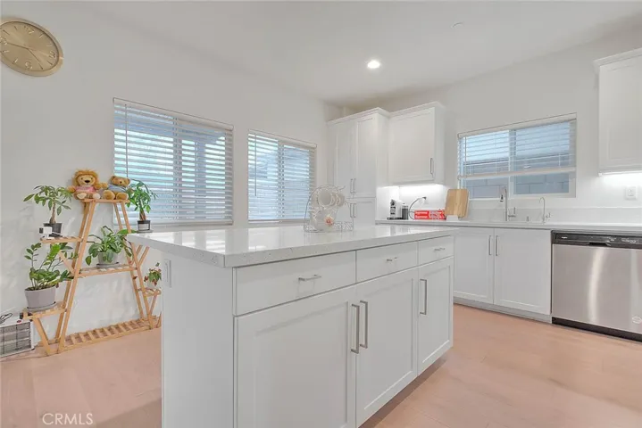 15678 Parry Peak Drive, Fontana, California 92336