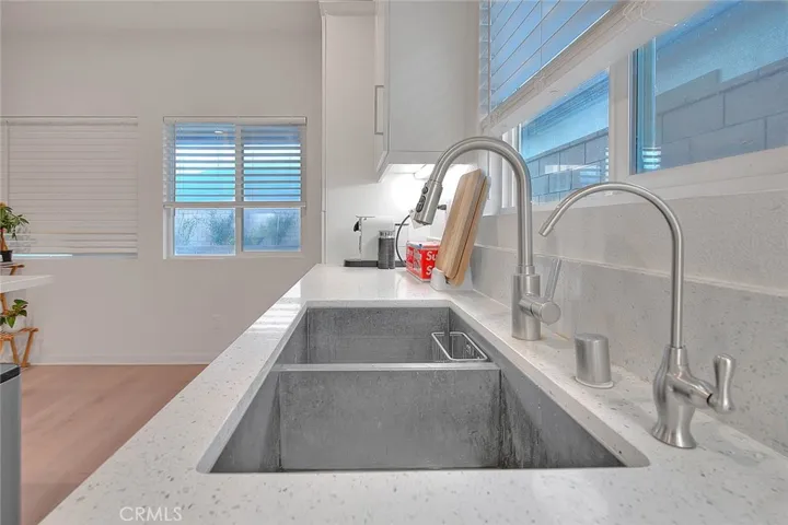 15678 Parry Peak Drive, Fontana, California 92336