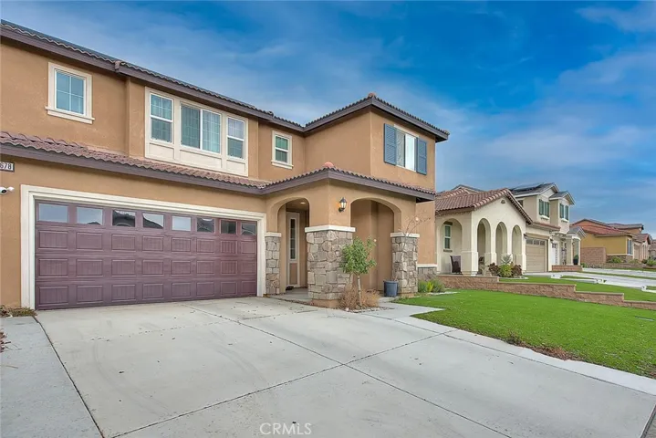 15678 Parry Peak Drive, Fontana, California 92336