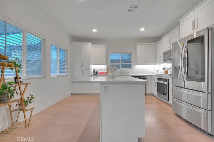 15678 Parry Peak Drive, Fontana, California 92336