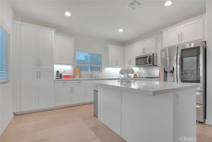 15678 Parry Peak Drive, Fontana, California 92336