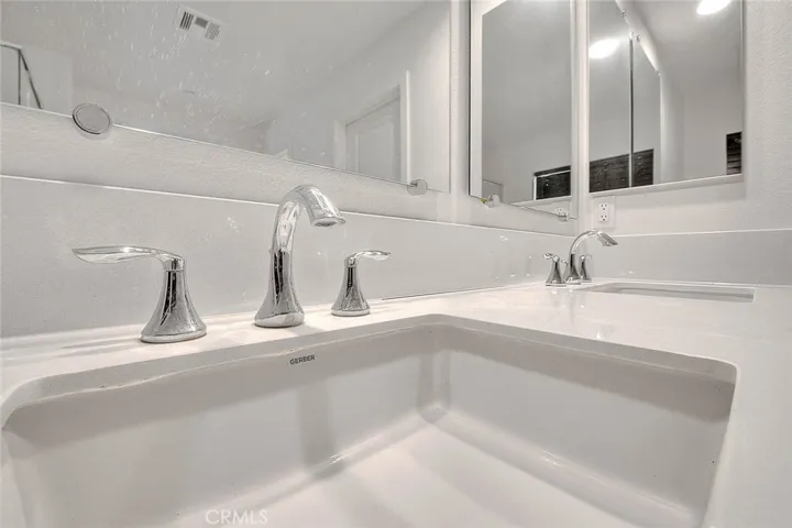 15678 Parry Peak Drive, Fontana, California 92336