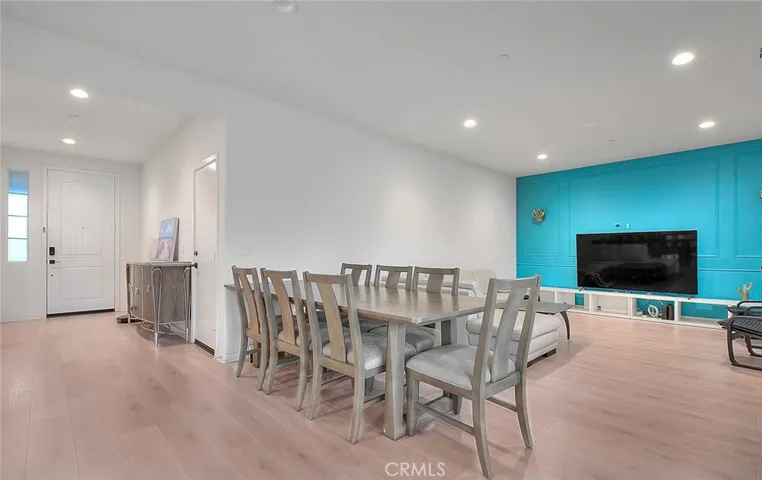 15678 Parry Peak Drive, Fontana, California 92336