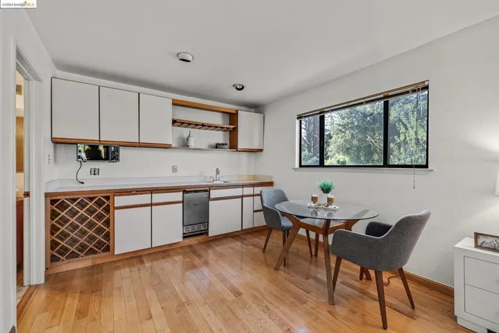 21 Kingsland Pl, Oakland, California 94619