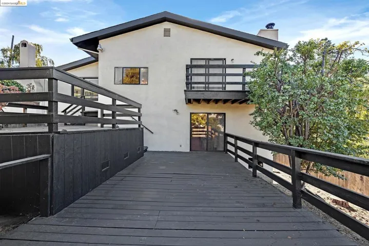 21 Kingsland Pl, Oakland, California 94619
