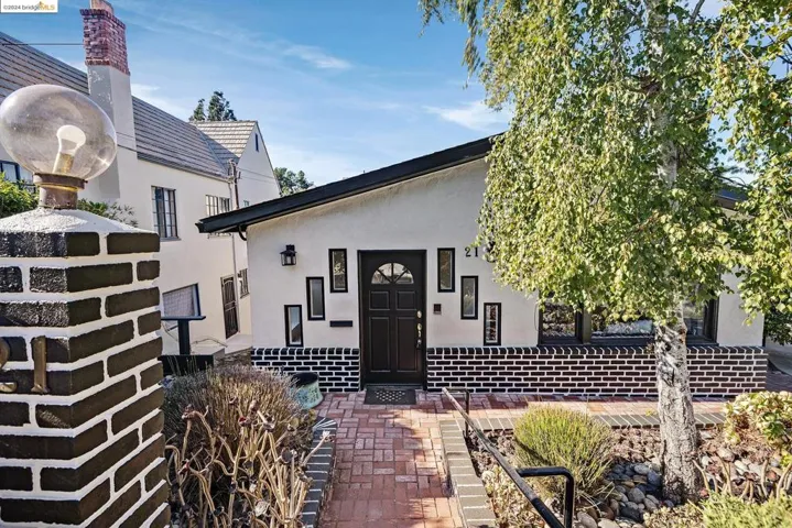21 Kingsland Pl, Oakland, California 94619