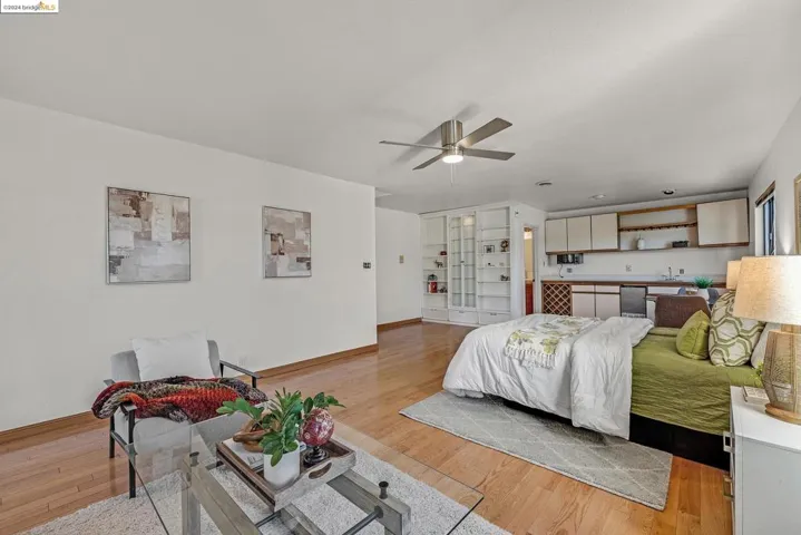 21 Kingsland Pl, Oakland, California 94619