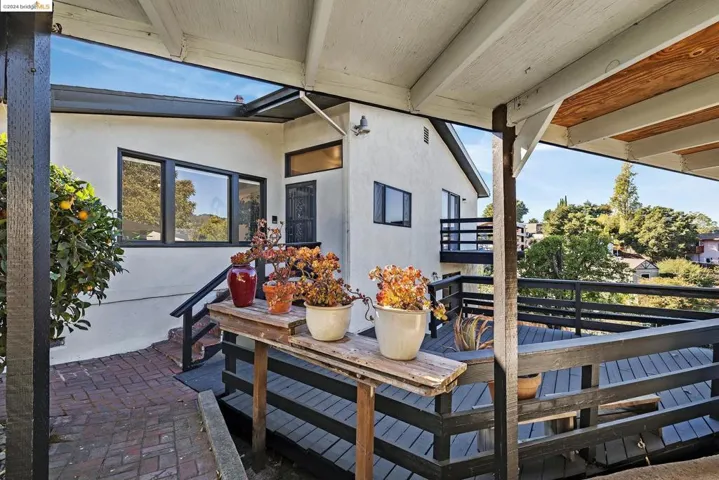 21 Kingsland Pl, Oakland, California 94619