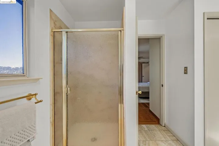 21 Kingsland Pl, Oakland, California 94619