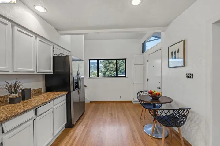 21 Kingsland Pl, Oakland, California 94619