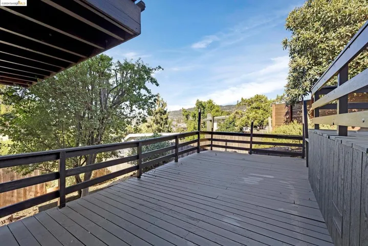 21 Kingsland Pl, Oakland, California 94619