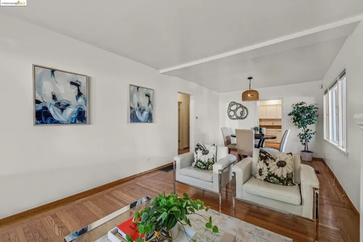 21 Kingsland Pl, Oakland, California 94619