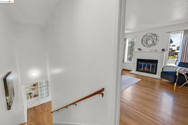 21 Kingsland Pl, Oakland, California 94619