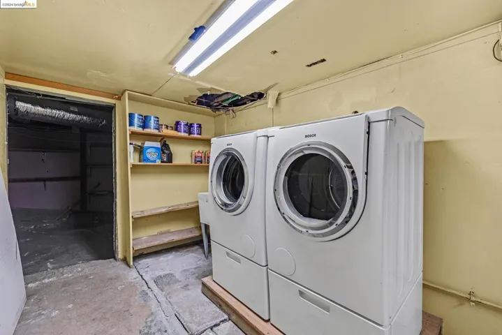 21 Kingsland Pl, Oakland, California 94619