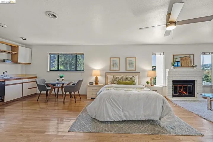 21 Kingsland Pl, Oakland, California 94619