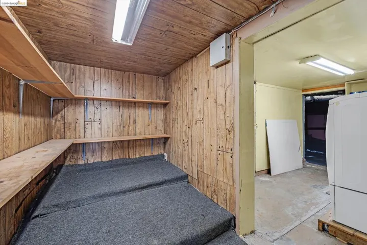 21 Kingsland Pl, Oakland, California 94619