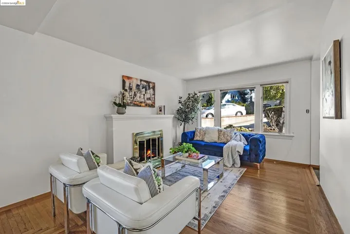 21 Kingsland Pl, Oakland, California 94619