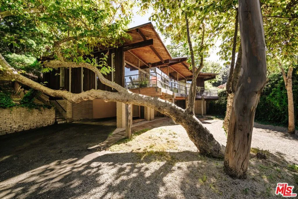 630 Hightree Road, Santa Monica, California 90402, 3 Bedrooms Bedrooms, ,3 BathroomsBathrooms,Residential,For Sale,Hightree,24457421