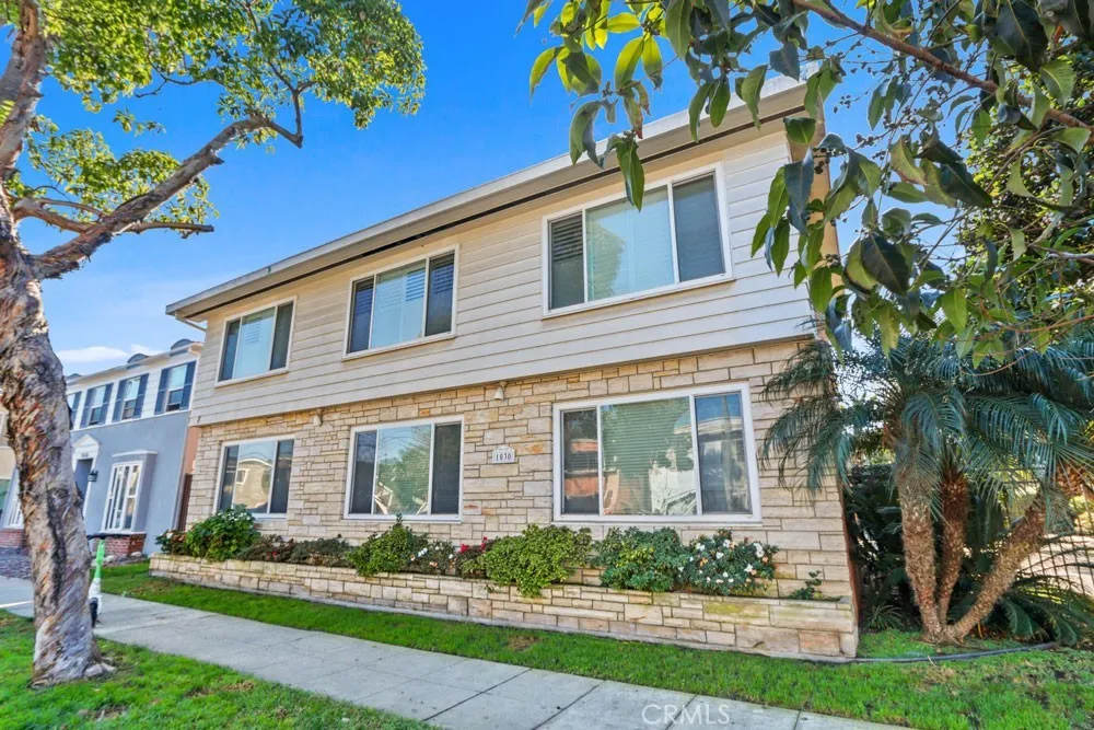 1030 E 2nd Street 8, Long Beach, California 90802, 1 Bedroom Bedrooms, ,1 BathroomBathrooms,Residential Lease,For Rent,2nd,SR24222622