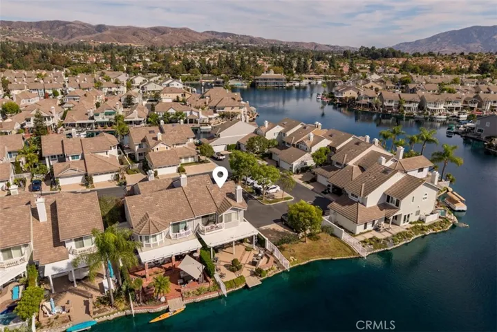 Such a great interior location. Enjoy any or all of the many East Lake amenities: catch-and-release fishing, kayaking, rent one of the community boats (or get a boat for yourself), five pools, clubhouse.... so, so much more