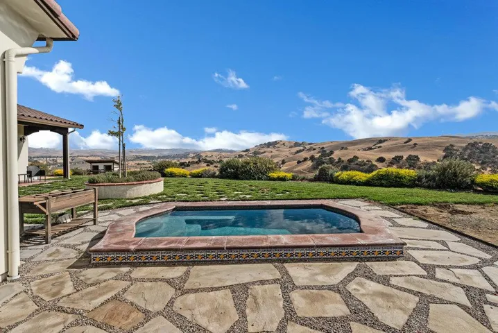 4021 Ashford Circle, Hollister, California 95023