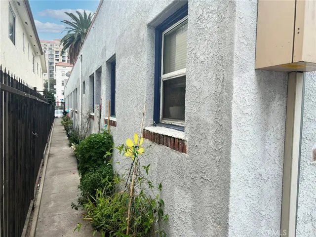 833 E 1st Street, Long Beach, California 90802