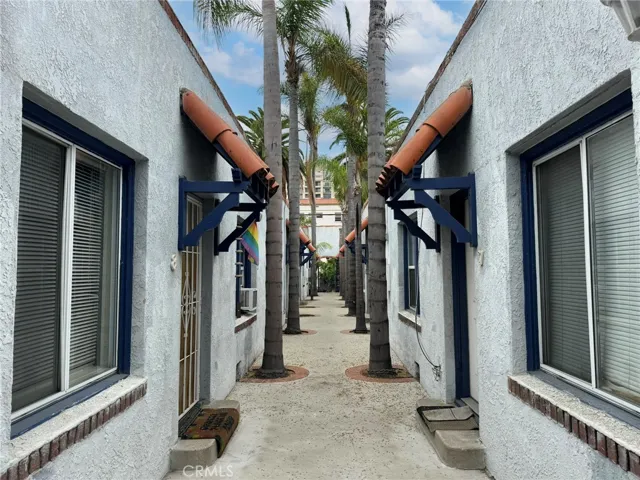833 E 1st Street, Long Beach, California 90802