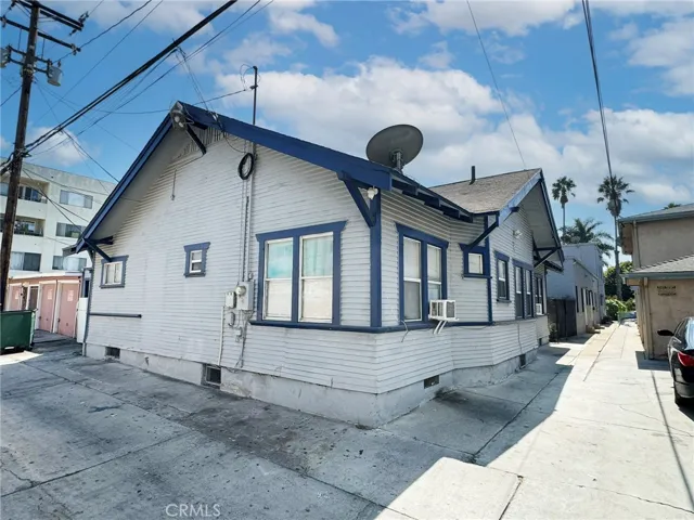 1135 E 3rd Street, Long Beach, California 90802