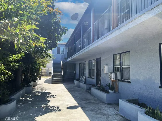 1930 E 7th Street, Long Beach, California 90813