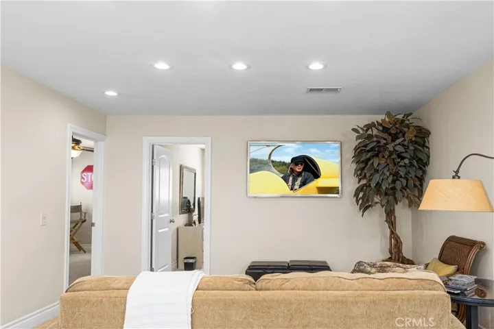 21945 Cayuga Lane, Lake Forest, California 92630