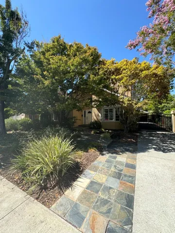 135 Heather Lane, Palo Alto, California 94303
