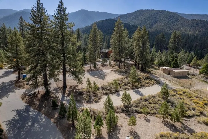 16330 Mil Potrero, Pine Mountain Club, California 93222