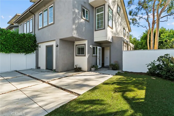 Backyard with tuff grass