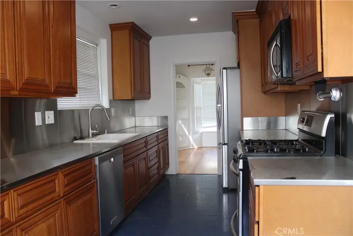 520 W Commonwealth Avenue, Fullerton, California 92832