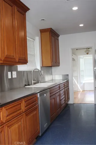 520 W Commonwealth Avenue, Fullerton, California 92832
