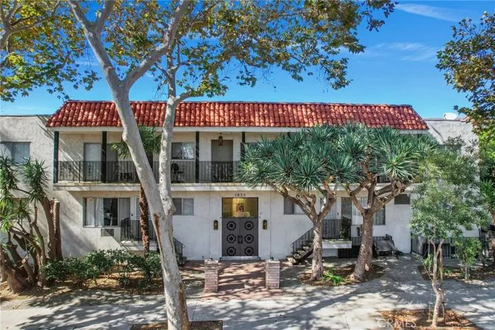 1035 N Hayworth Avenue, West Hollywood, California 90046