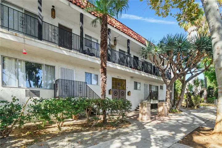 1035 N Hayworth Avenue, West Hollywood, California 90046