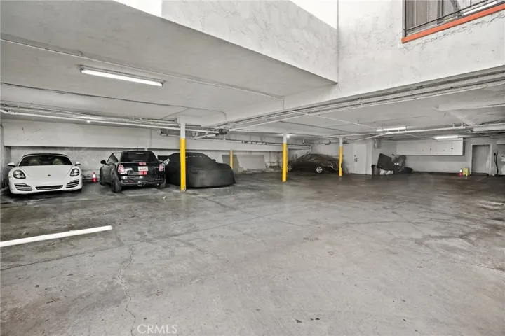 1035 N Hayworth Avenue, West Hollywood, California 90046